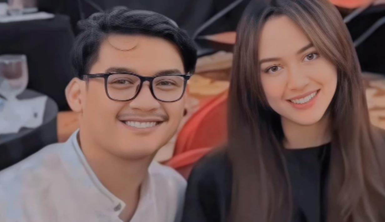 Sejak ditinggal nikah oleh Denny Caknan, penggemar ramai mendoakan Happy Asmara segera mendapatkan penggantinya. Kabar kedekatannya dengan Gilga Sahid terbilang baru, namun foto keduanya sudah banyak diunggah di akun fanbase. Melalui berbagai sumber, diketahui Gilga sudah mendekati Happy Asmara sekitar 8 bulan lalu, namun baru direspon sekarang. (Liputan6.com/IG/@gilgahappy)