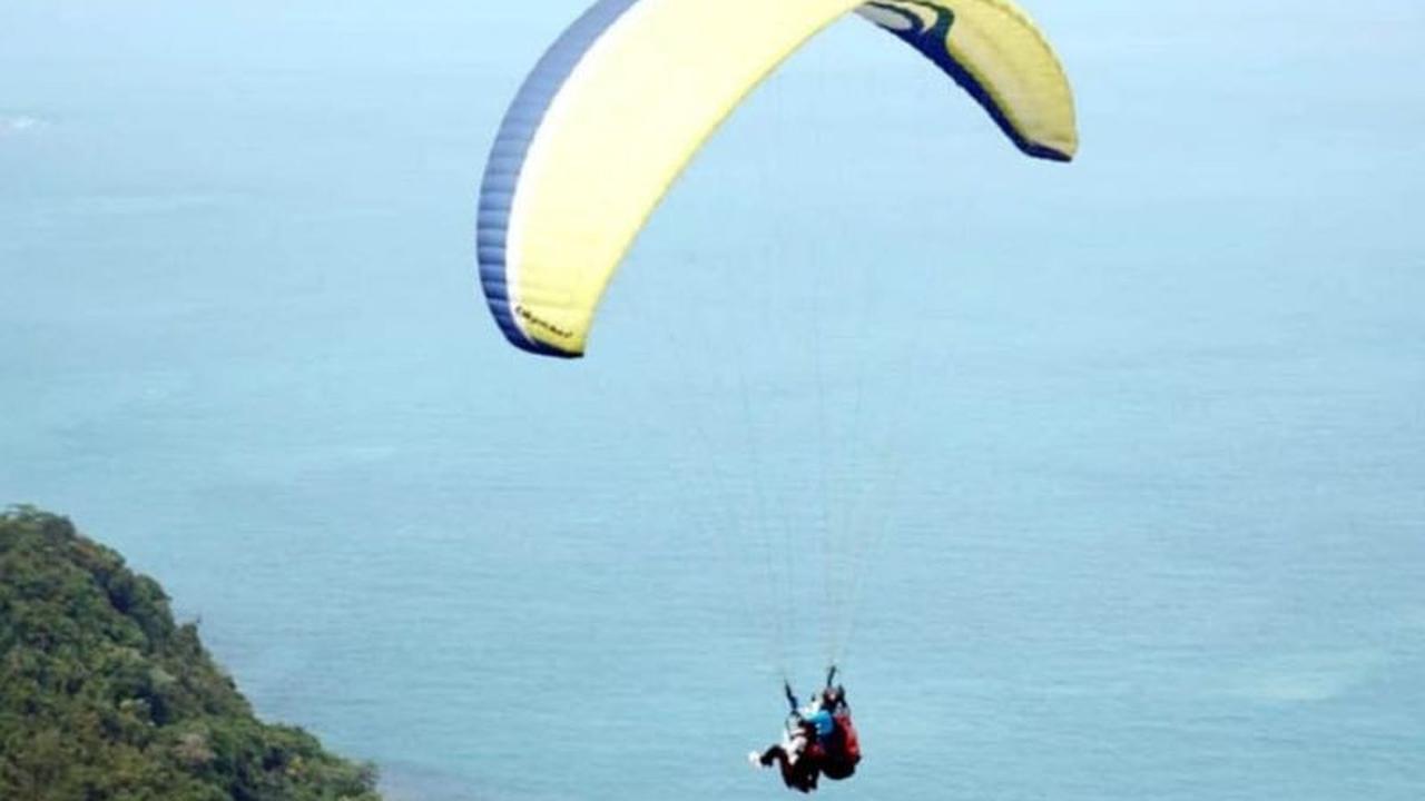 Wow, Ini Dia Batu Alif Paragliding Site: Destinasi Paralayang Lampung Selatan yang Punya Pemandangan Ujung Sumatera!