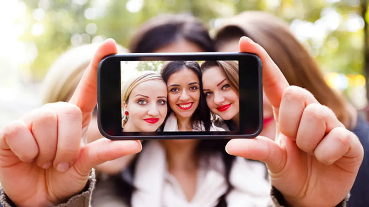 Tips Agar Tampak Cantik Dan Langsing Saat Difoto - Beauty Fimela.com