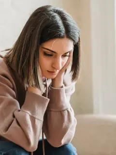 Menerima emosi atau kesedihan adalah wajar ketika seseorang secara tiba-tiba mengakhiri komunikasi dengan orang lain tanpa penjelasan apa pun (Foto: Pexels.com)