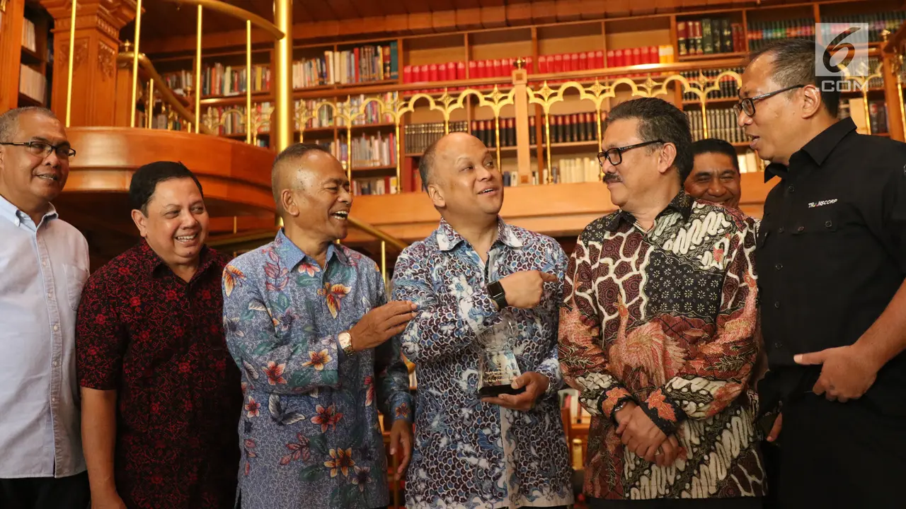PWI Beri Anugrah Bapak Kemerdekaan Pers Indonesia untuk Habibie
