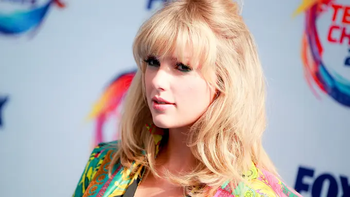 Cantiknya Taylor Swift di Teen Choice Awards 2019