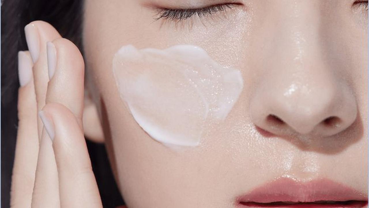 Punya Kulit Berjerawat? Simak Urutan Skincare Malam yang Paling Efektif untuk Hasil Maksimal