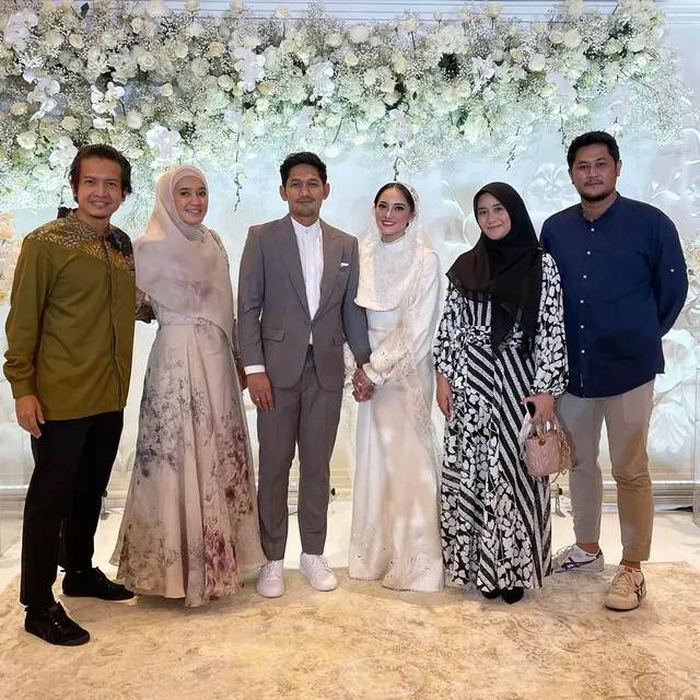 Resmi Jadi Suami Istri, Ini 6 Momen Pernikahan Ibnu Jamil dan Ririn Ekawati