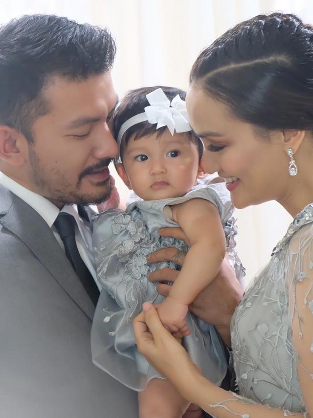 [Bintang] Atiqah Hasiholan dan Rio Dewanto