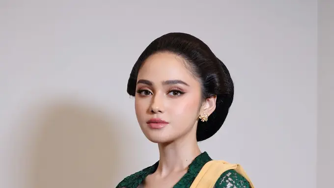 Pesona Ayu Syifa Hadju Jadi Bridesmaid Bersanggul Jawa dalam Balutan Kebaya