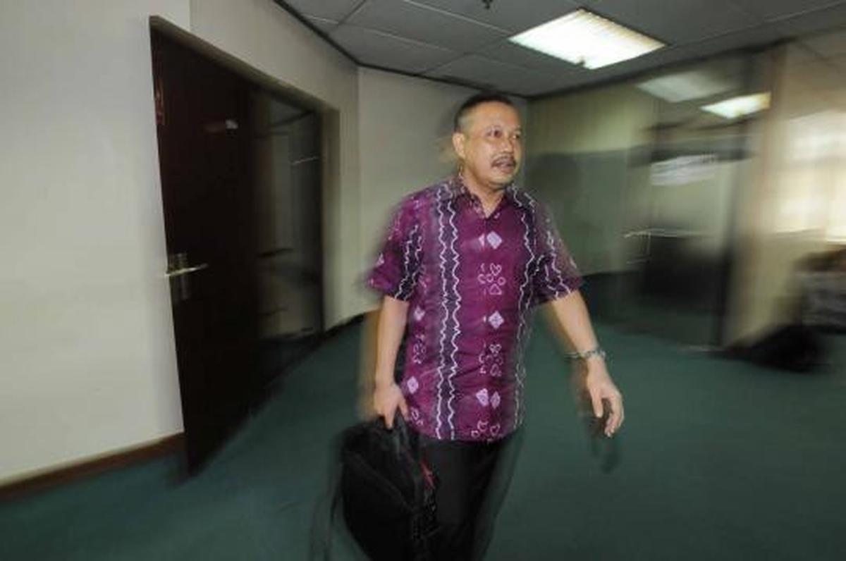 Dadong Irbarelawan dituntut 5 tahun penjara