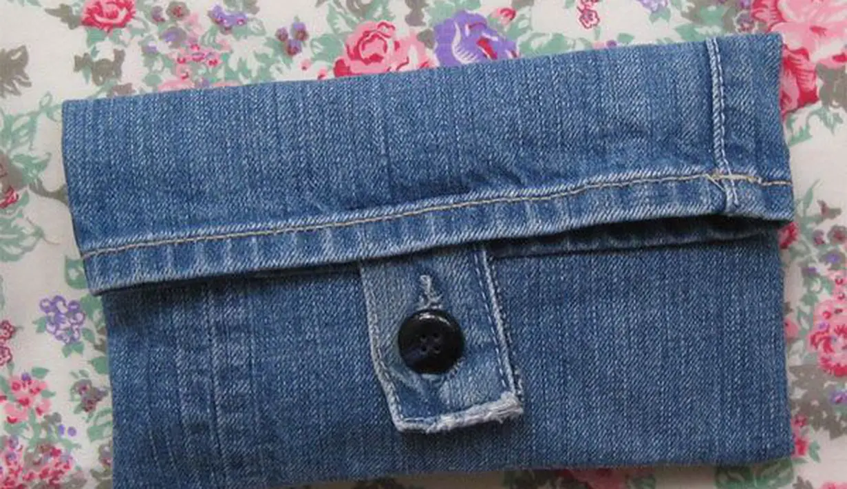 Mengubah Kain Jeans Bekas Menjadi Dompet yang Trendi