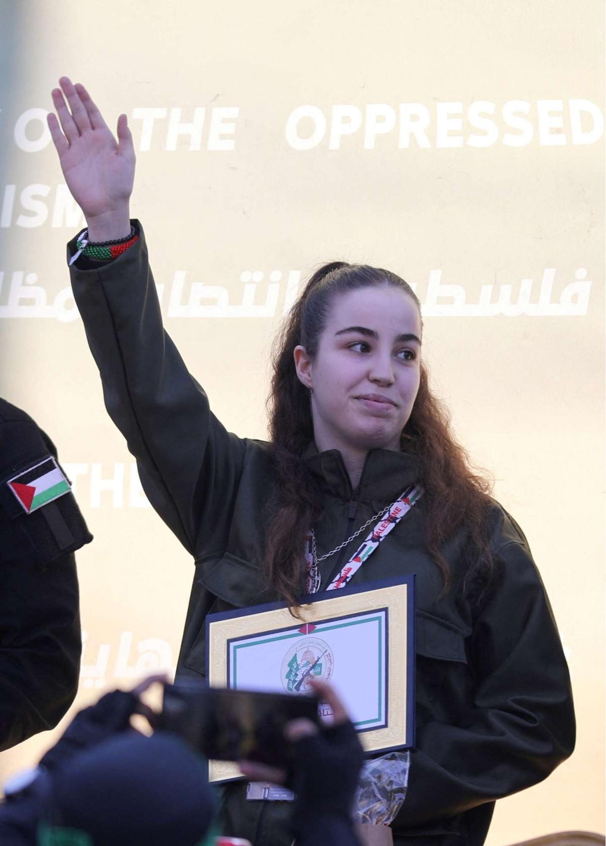 Hamas Bebaskan Tentara Wanita Israel yang Disandera