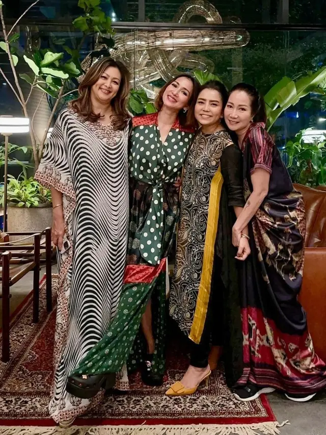 Mayangsari Buka Puasa Bareng Geng Sosialita