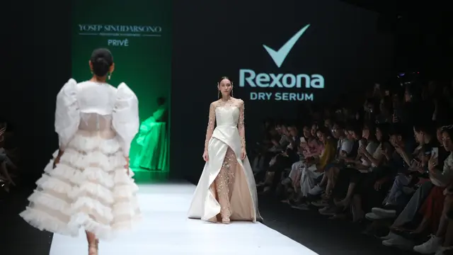 Light Up Your Confidence, Kolaborasi Keren 3 Desainer Tanah Air dalam JFW 2020