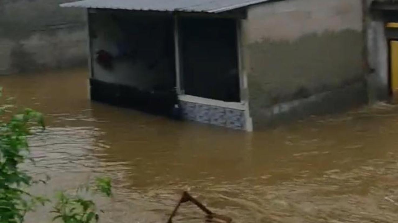 Depok Dikepung Banjir, 13 Wilayah Tergenang hingga Balita Terjebak