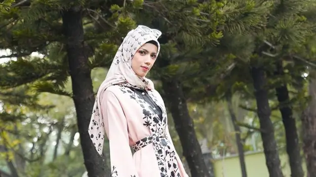 Sabrina Chairunnisa Berhijab