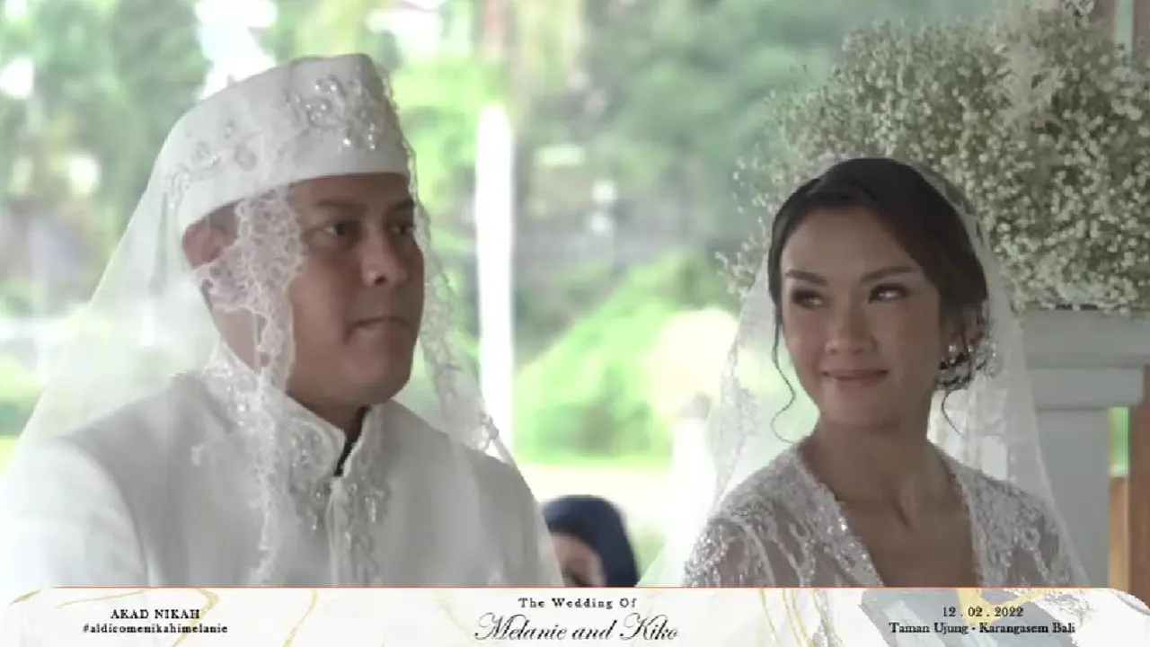 Pernikahan Melanie Putria dan Aldico Sapardan. (Tangkapan Layar YouTube/  Fit with MeL - by Melanie Putria)