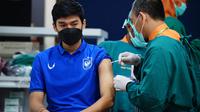 Pemain PSIS, Septian David Maulana kembali disuntik vaksin tahap kedua, Senin (8/3/2021). (Dok PSIS Semarang)