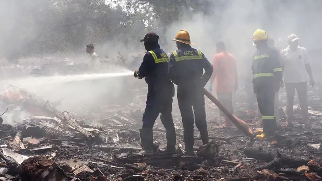 Potret Kondisi Lokasi Jatuhnya Pesawat Air India