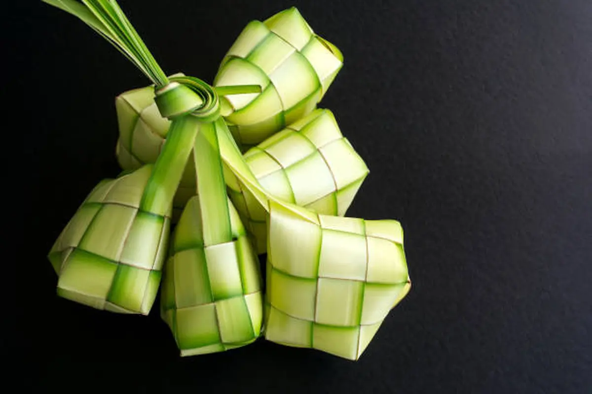 ilustrasi tellasan topak ketupat lebaran/freepik