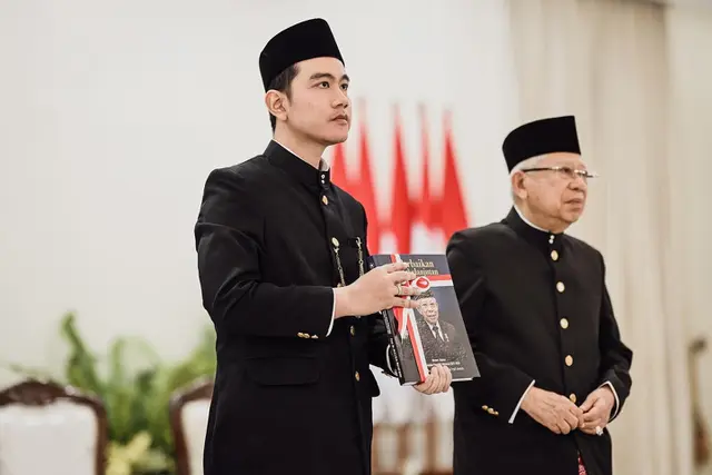 6 Momen pisah sambut Gibran Rakabuming dan Ma’ruf Amin, penuh kehangatan sekaligus haru