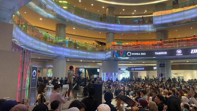 Secret Number tampil di "ON THE K: O" yang diselenggarakan di OTTE Mall Jakarta, pada Minggu (18/9/2023).