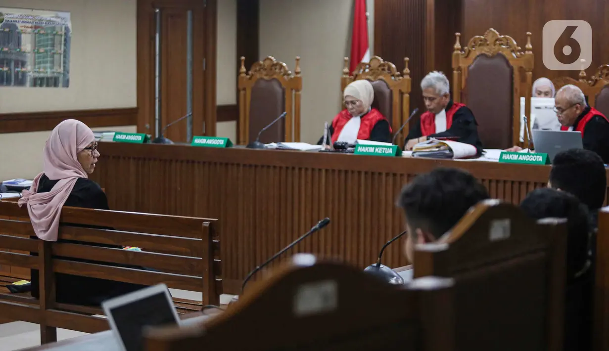 Dalam tuntutannya JPU pada KPK menyampaikan beberapa hal yang memberatkan dan meringankan terdakwa Karen Agustiawan. (Liputan6.com/Angga Yuniar)