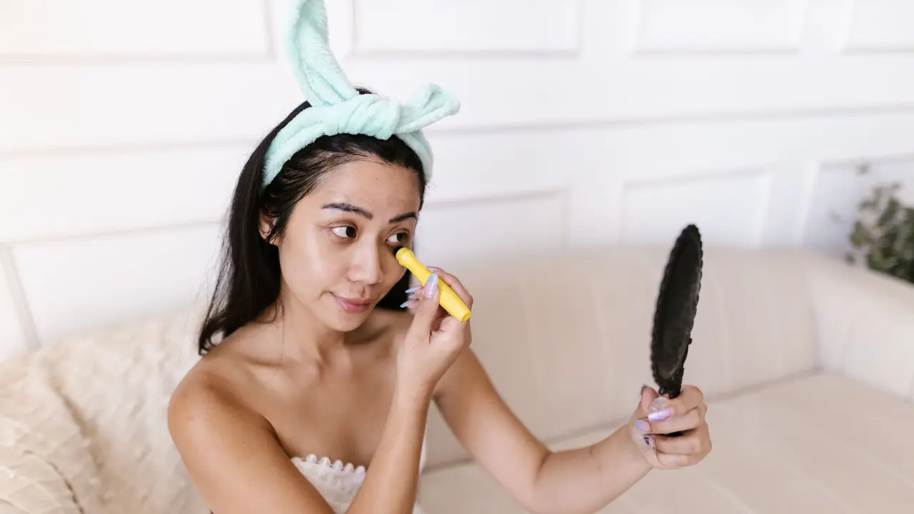 Cara Menggunakan Color Corrector agar Hasil Makeup Lebih Merata