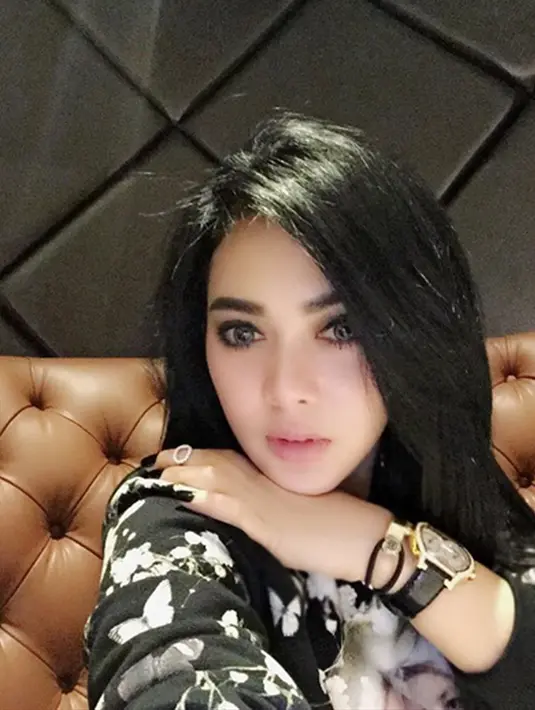 DJ internasional asal Belanda yang selama ini disebut-sebut tengah dekat dengan pelantun Sesuatu tersebut. (Via Instagram/@Princessyahrini)