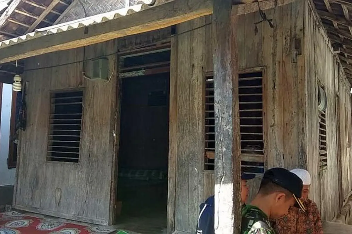 [Bintang] Dinding Masih Pakai Bambu, Beginilah Kondisi Rumah Lalu Muhammad Zohri