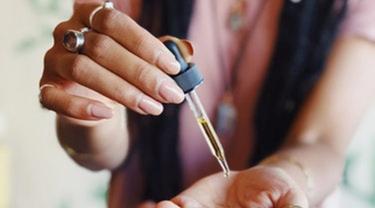 Ilustrasi minyak esensial