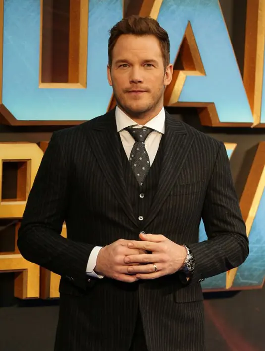 Masih dalam hitungan hari Chris mengumumkan perceraiannya dengan Anna. Namun baru-baru ini ia sudah terlihat bersama dengan seorang wanita sedang melakukan perjalanan dengan pesawat jet pribadinya. (AFP/Daniel Leal Olivas)