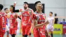 Pemain Surabaya Bhayangkara Samator, Galih Bayu Saputra melakukan selebrasi usai timnya mencetak poin saat menghadapi Bogor LavAni dalam laga Grand Final PLN Mobile Proliga 2022 di Padepokan Voli Jenderal Polisi Kunarto, Sentul, Minggu (27/03/2022). (Bola.com/Bagaskara Lazuardi)