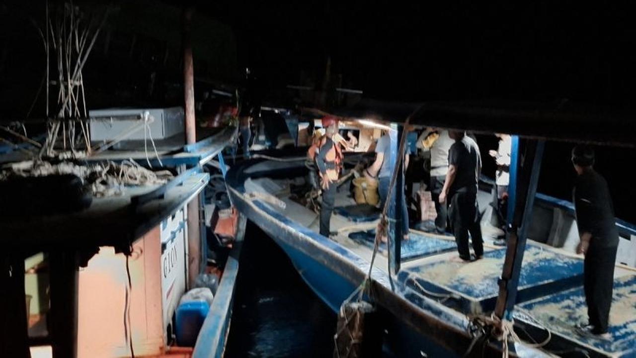 Tim SAR Natuna Selamatkan Empat Awak Kapal Bocor di Perairan Serasan