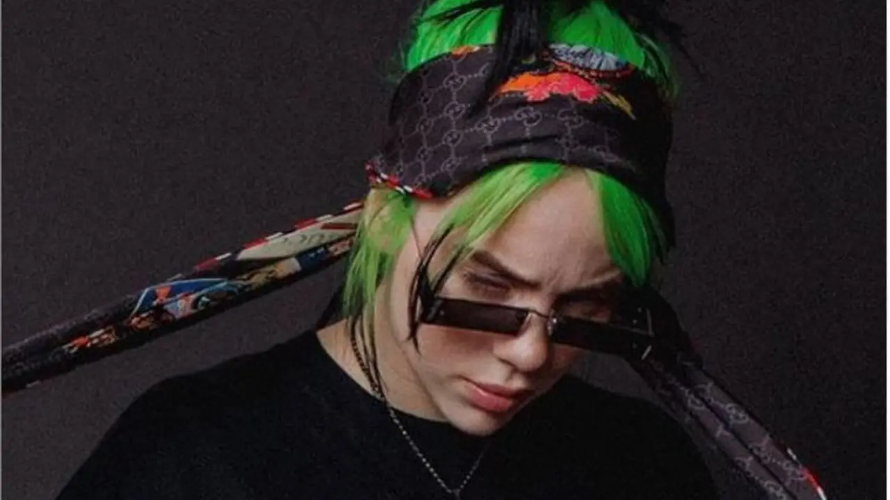 Buka Baju Saat Konser dan Pakaian Longgar, Cara Billie Eilish Lawan Body Shaming