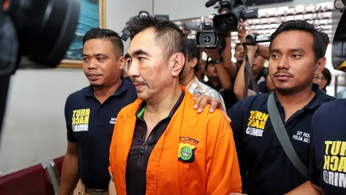 [Bintang] Gatot Brajamusti