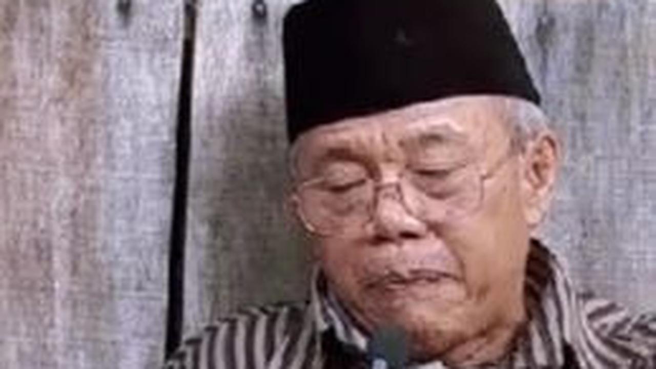 Pak Priono bercerita, ia ikut pimpinannya yang mengajaknya untuk bekerja di Suriname. Sebelumnya ia bekerja di Kalimantan.