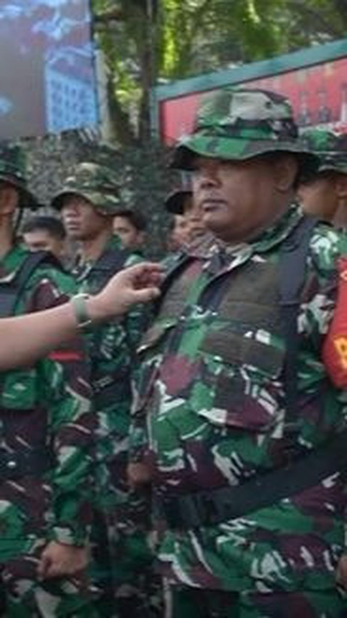 "Nanti kita kasih penghargaan dia ya dari kasad," ungkap Jenderal Dudung.
