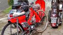 Roda sepeda menahan beban mesin motor, beneran bisa nggak ya? (Source: Instagram.com/@__meme_motor__ )