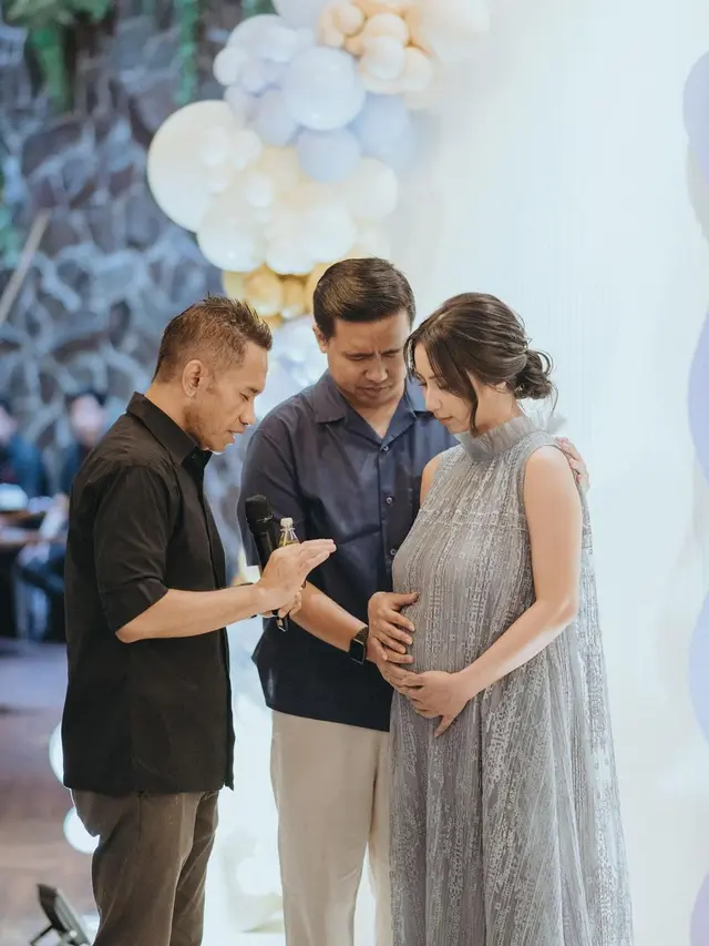 7 Bulan Kehamilan Pertama Clairine Clay