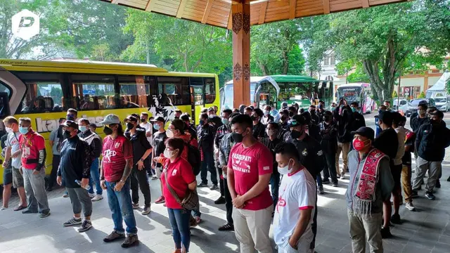 Wali Kota Solo Lepas Suporter Persis Solo Menuju Stadion Pakansari Bogor/Dok Instagram Pasnet