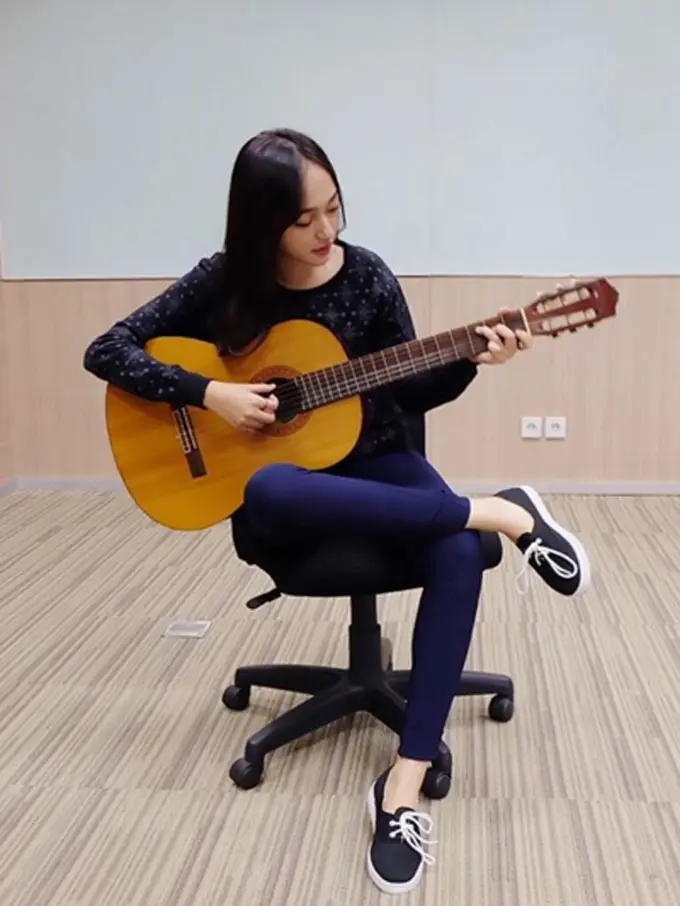 [Bintang] Indah Kusuma, Imbangi Pendidikan dengan Dunia Tarik Suara