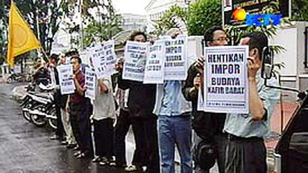 Mahasiswa Menolak Penerbitan Majalah Playboy Indonesia - News Liputan6.com