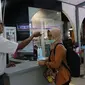 Pemeriksaan suhu tubuh di KAI Daop 2 Bandung (Arie Nugraha/Liputan6.com)