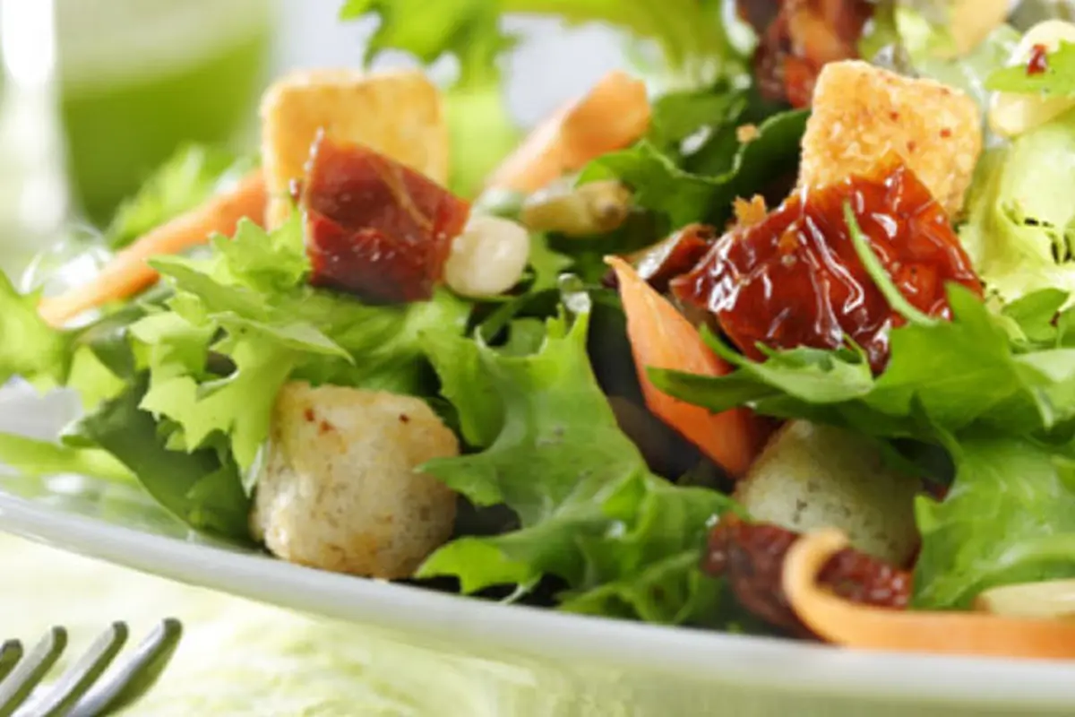 Tips Kesehatan bulan puasa dengan makan sayur-sayuran 