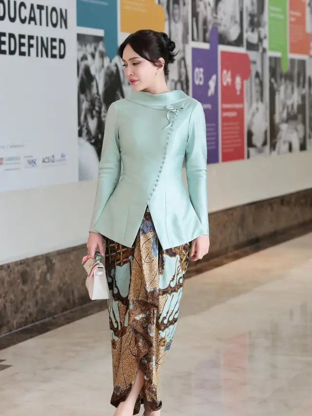 Shandy Aulia Saat Hadiri Kelulusan TK Sang Putri. [@shandyaulia]