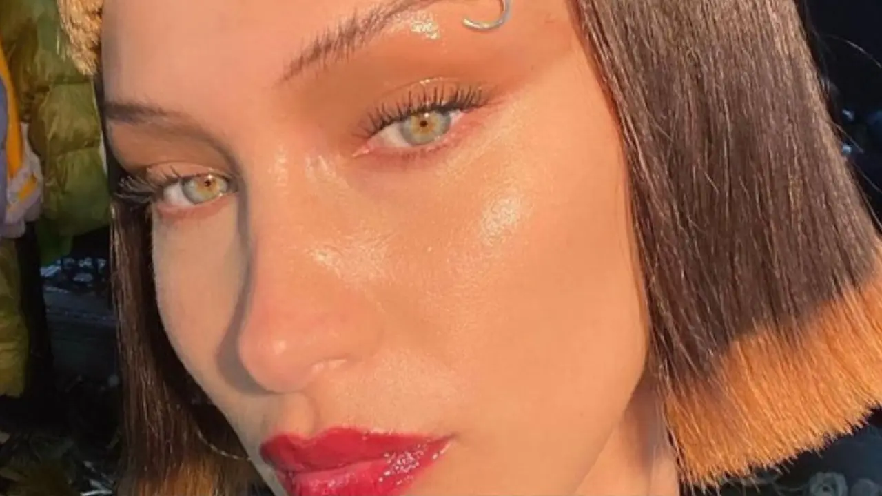 Tren makeup 90an yang kembali dipopuler oleh para artis dunia seperti Bella Hadid dan Kylie Jenner