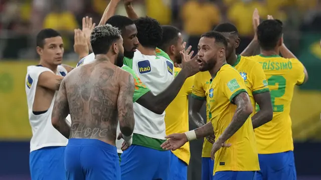 FOTO: Brasil Lumat Uruguay di Kualifikasi Piala Dunia 2022