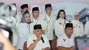 Usai acara debat Ibas (ketiga dari kanan) dan istrinya menemani pasangan Prabowo-Hatta menggelar konferensi pers (Liputan6.com/Herman Zakharia)