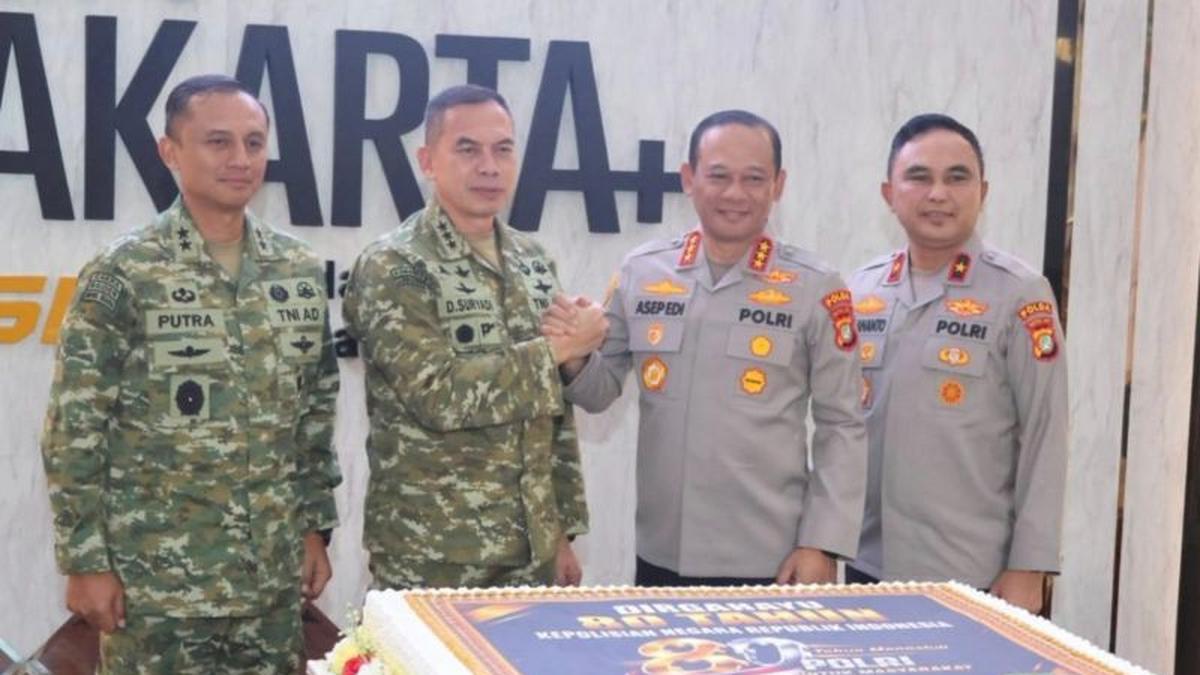 Pangdam Jaya Sambangi Polda Metro, Ikut Rayakan Hari Bhayangkara