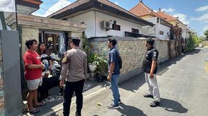 Viral 2 Wanita Mesum dengan Bule di Depan Pintu Rumah Warga Canggu 