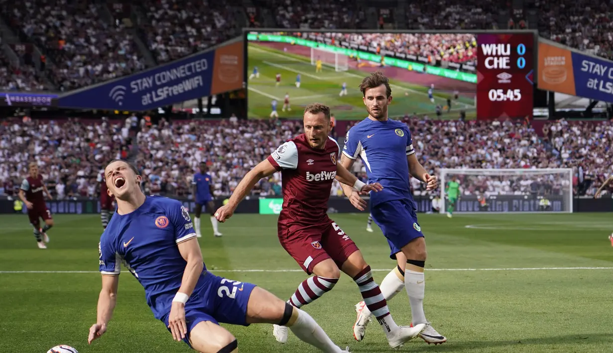 West Ham menang atas Chelsea dengan skor 3-1. (AP Photo/Alberto Pezzali)