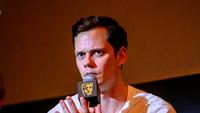 Profil Bill Skarsgård Aktor Tampan di Balik Tokoh Badut Pennywise Film It, Plus Jejak Prestasinya